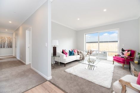 Photo of property in 17 Boocock Crescent, Orewa, 0931