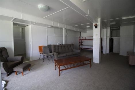 Photo of property in 21 Phillip Avenue, Glen Eden, Auckland, 0602