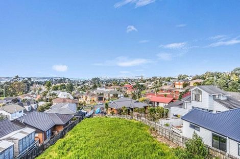 Photo of property in 10 Fernbird Place, Massey, Auckland, 0614