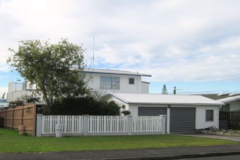 Photo of property in 4 Kawau View Road, Snells Beach, 0920