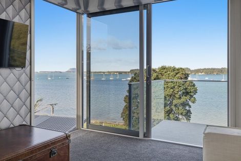 Photo of property in 57 Omokoroa Road, Omokoroa, 3114