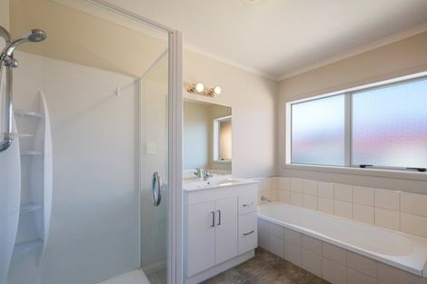 Photo of property in 44 Hokio Beach Road, Levin, 5510