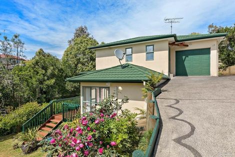 Photo of property in 15 Ryehill Close, New Lynn, Auckland, 0600