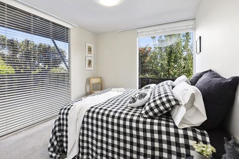 Photo of property in 121 Nevay Road, Miramar, Wellington, 6022