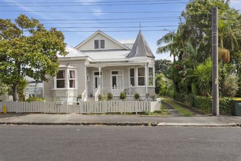 Photo of property in 1/1 Owens Road, Devonport, Auckland, 0624