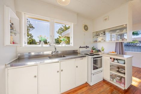 Photo of property in 18 Howard Road, Taradale, Napier, 4112