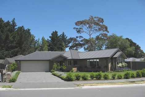 Photo of property in 51 Pohutukawa Crescent, Parklands, Christchurch, 8083