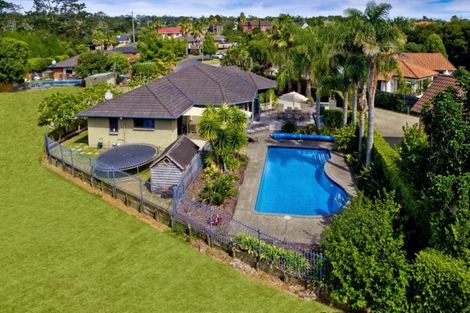 Photo of property in 12 Samuel Cross Place, Greenhithe, Auckland, 0632