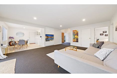 Photo of property in 10 Yeovil Place, St Albans, Christchurch, 8052