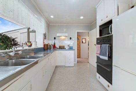 Photo of property in 11 Hillcrest Avenue, Hillcrest, Auckland, 0627