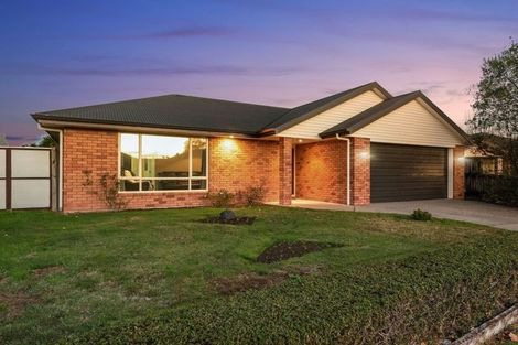 Photo of property in 22 Coleraine Drive, Rototuna, Hamilton, 3210