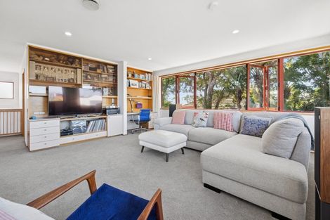 Photo of property in 8a Wicklow Road, Narrow Neck, Auckland, 0622