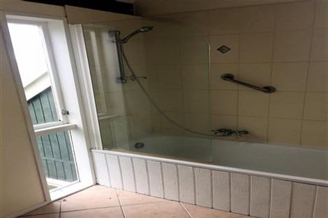 Photo of property in 148 Nicholson Road, Khandallah, Wellington, 6035