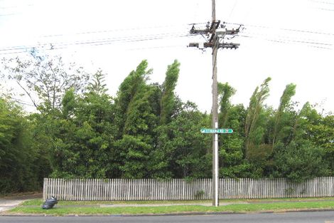 Photo of property in 2/92 Titirangi Road, New Lynn, Auckland, 0600