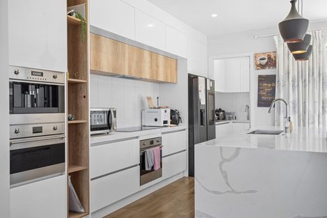 Photo of property in 11 Pacific Heights Road, Orewa, 0931