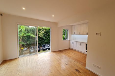 Photo of property in 31 Lanigan Street, Birkdale, Auckland, 0626