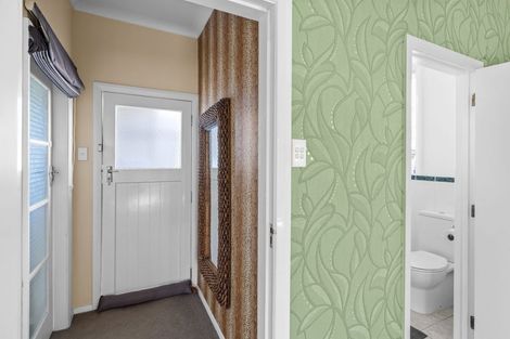 Photo of property in 28 Oxford Street, Martinborough, 5711