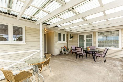 Photo of property in 46 Woodford Avenue, Henderson, Auckland, 0610