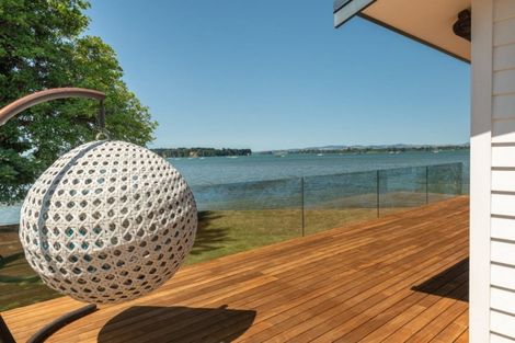 Photo of property in 12 Beach Grove, Omokoroa, 3114