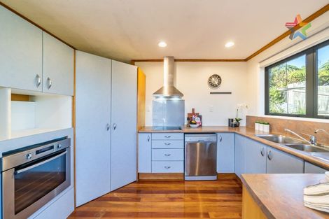 Photo of property in 24 Titiro Moana Road, Korokoro, Lower Hutt, 5012