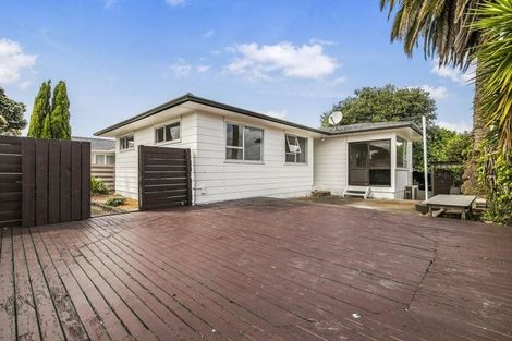 Photo of property in 11 Gambare Place, Wattle Downs, Auckland, 2103