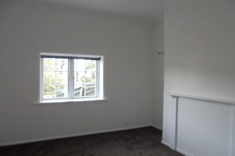 Photo of property in 132a Kelburn Parade, Kelburn, Wellington, 6012