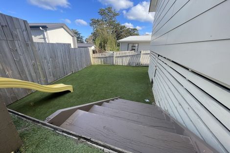 Photo of property in 95 Hobsonville Road, West Harbour, Auckland, 0618