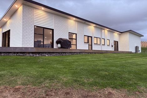 Photo of property in 18 Cracroft Drive, Putiki, Whanganui, 4500