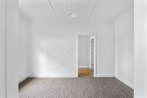 Photo of property in 142 Carlyle Street, Napier South, Napier, 4110