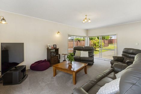 Photo of property in 30 Ganymede Place, Half Moon Bay, Auckland, 2012