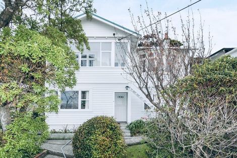 Photo of property in 16 Queens Drive, Kilbirnie, Wellington, 6022