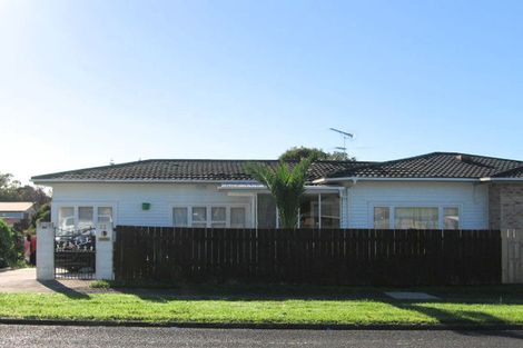 Photo of property in 32 Clendon Avenue, Papatoetoe, Auckland, 2025