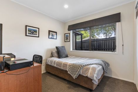 Photo of property in 66 Sunderlands Road, Half Moon Bay, Auckland, 2012