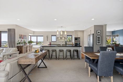 Photo of property in 15 Ballini Rise, West Harbour, Auckland, 0618