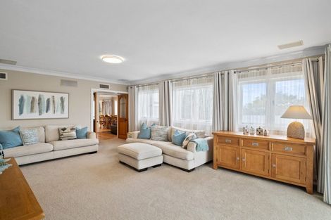 Photo of property in 2/531 Beach Road, Murrays Bay, Auckland, 0630