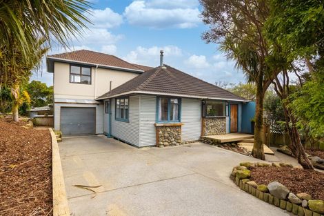 Photo of property in 22 Hereford Street, Cannons Creek, Porirua, 5024