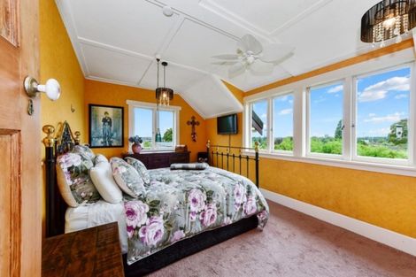 Photo of property in 69 Forest Lake Road, Forest Lake, Hamilton, 3200