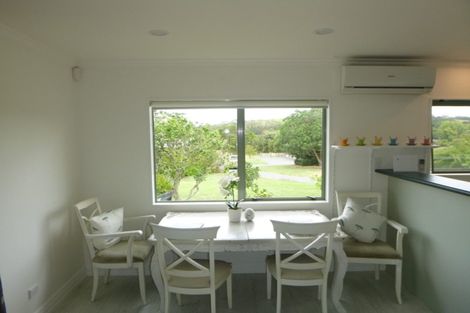 Photo of property in 83 Tawa Road, Kumeu, 0891