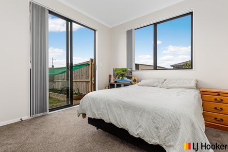 Photo of property in 2 Poutawa Lane, Clarks Beach, 2122