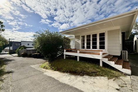 Photo of property in 56 Christmas Road, Manurewa, Auckland, 2102