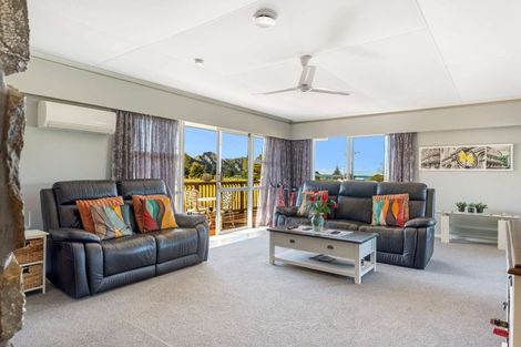 Photo of property in 12 Banks Street, Tolaga Bay, 4077