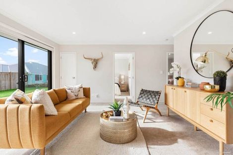 Photo of property in 26 Metoriti Crescent, Karaka, 2124