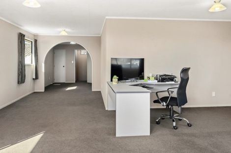 Photo of property in 17 Te Ana Place, Lynmore, Rotorua, 3010