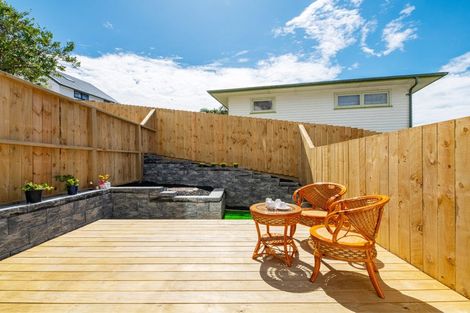 Photo of property in 23b Crystal Avenue, Glendene, Auckland, 0602