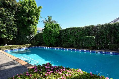 Photo of property in 12 Cecil Road, Milford, Auckland, 0620