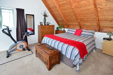 Photo of property in 12 Rautawhiri Road, Helensville, 0800