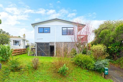 Photo of property in 1/57 Cliff View Drive, Green Bay, Auckland, 0604