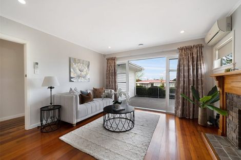 Photo of property in 2 Nile Road, Kelston, Auckland, 0602