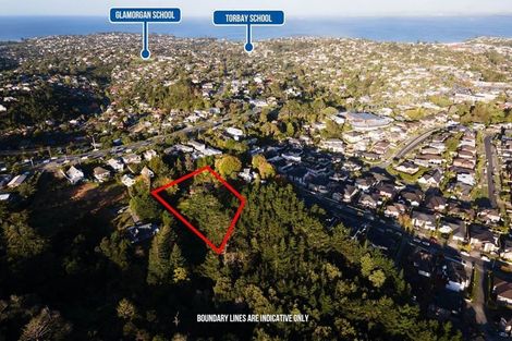 Photo of property in 1008c East Coast Road, Fairview Heights, Auckland, 0630