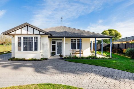 Photo of property in 1 Buckingham Place, Rototuna North, Hamilton, 3210